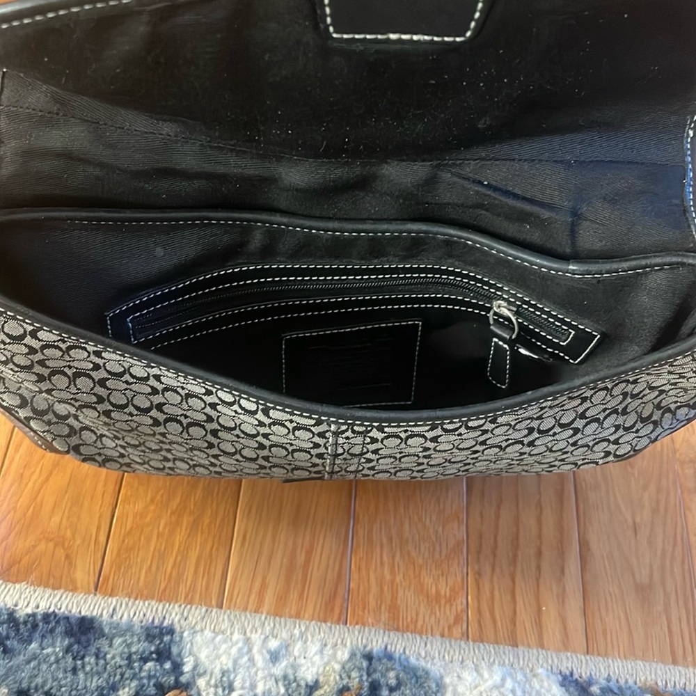 Coach soho mini Black and Gray Textured Shoulder Bag with Metallic Accents - Picture 5 of 6